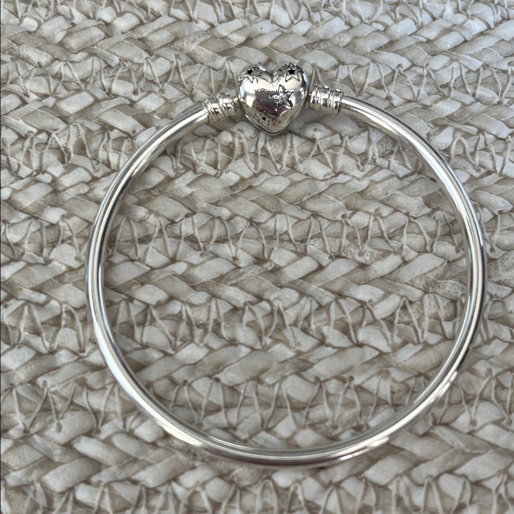 NWOT Pandora Sterling Silver Celestial Heart Bangle - Picture 5 of 5
